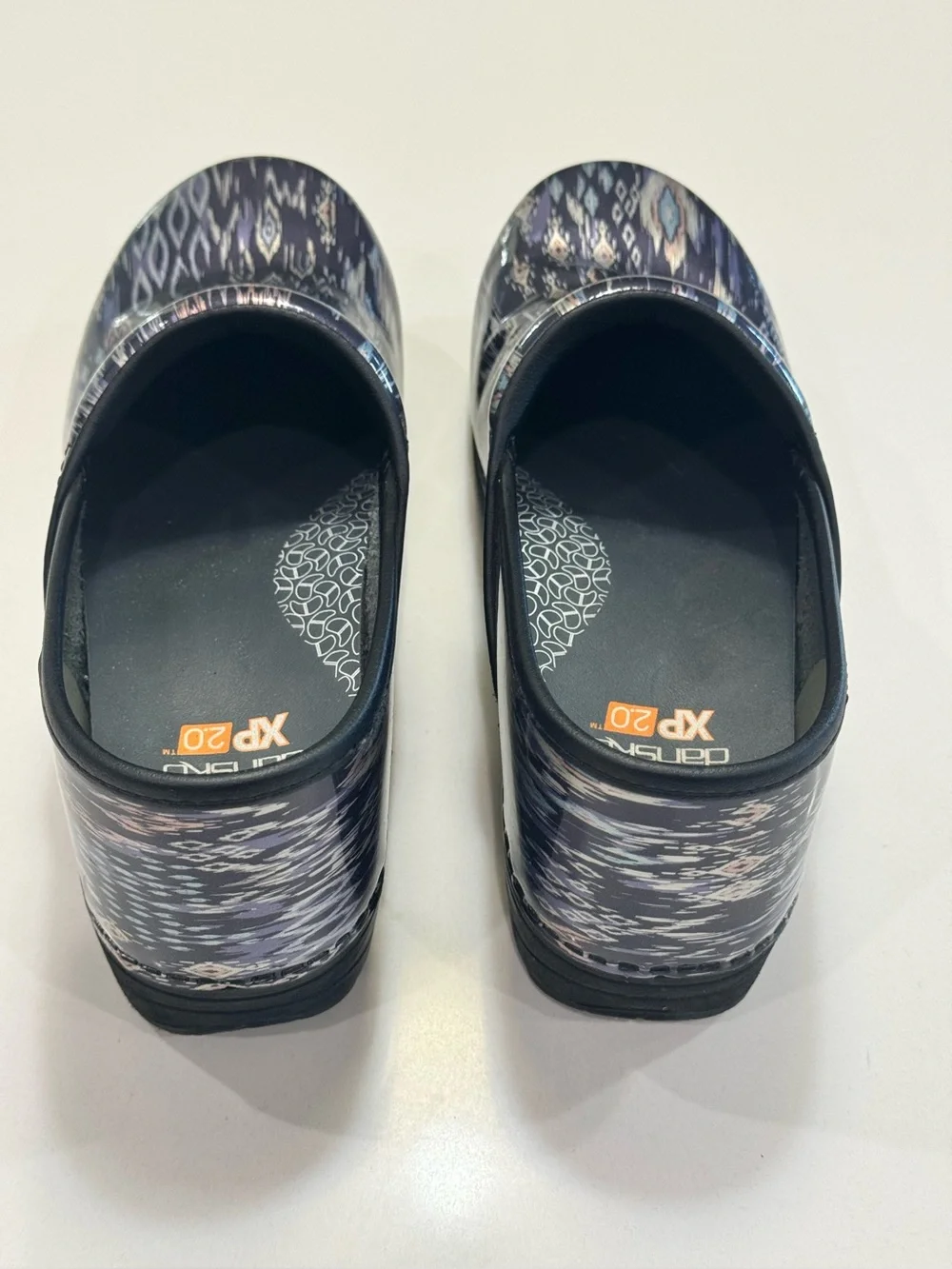 Dansko XP 2.0 Clogs Womens EU-38/US-7.5-8 Southwestern Multicolor Patent Leather - Picture 3 of 10